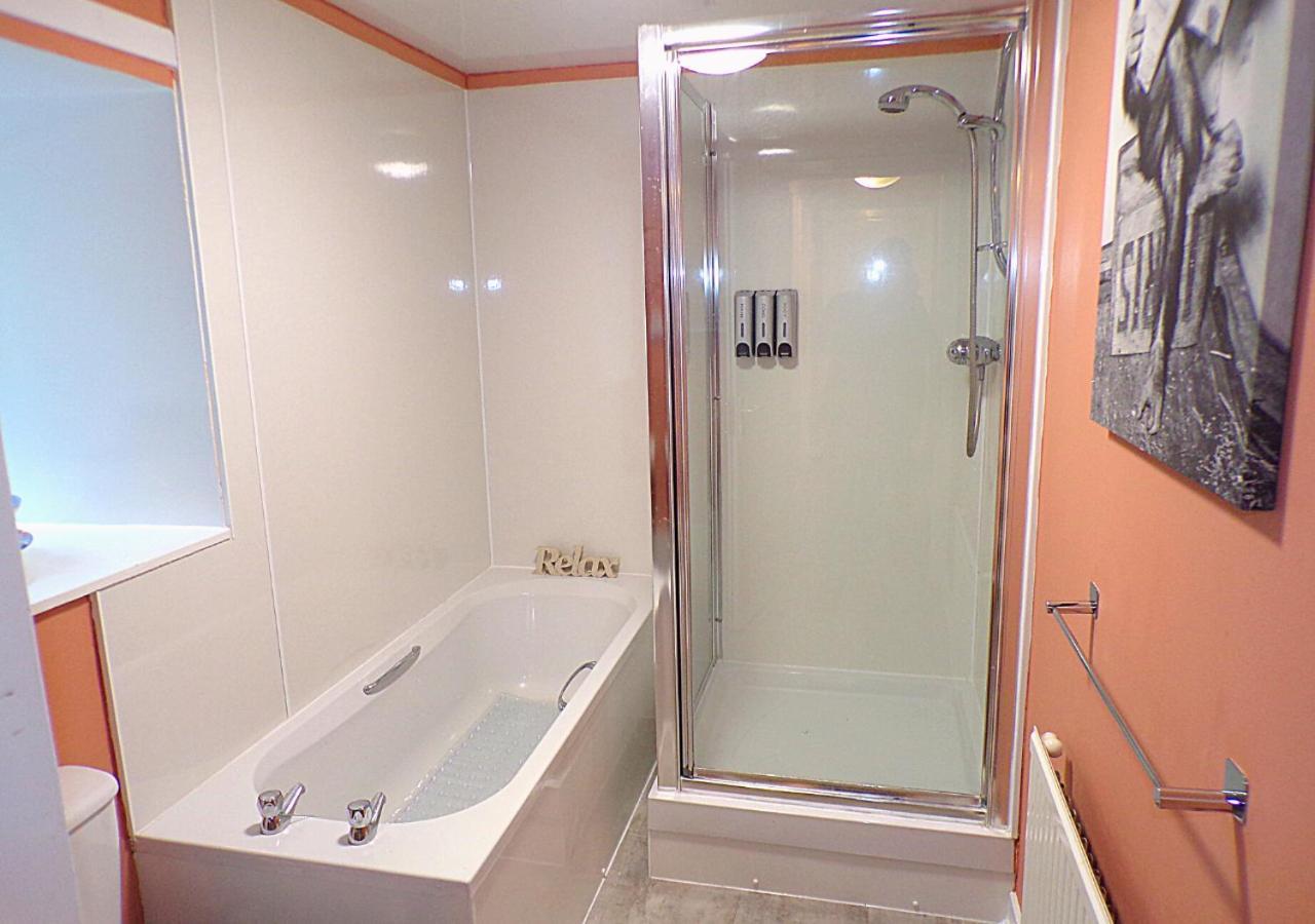 Whinstone Holiday Home In Falkland - Sleeps 8 Esterno foto
